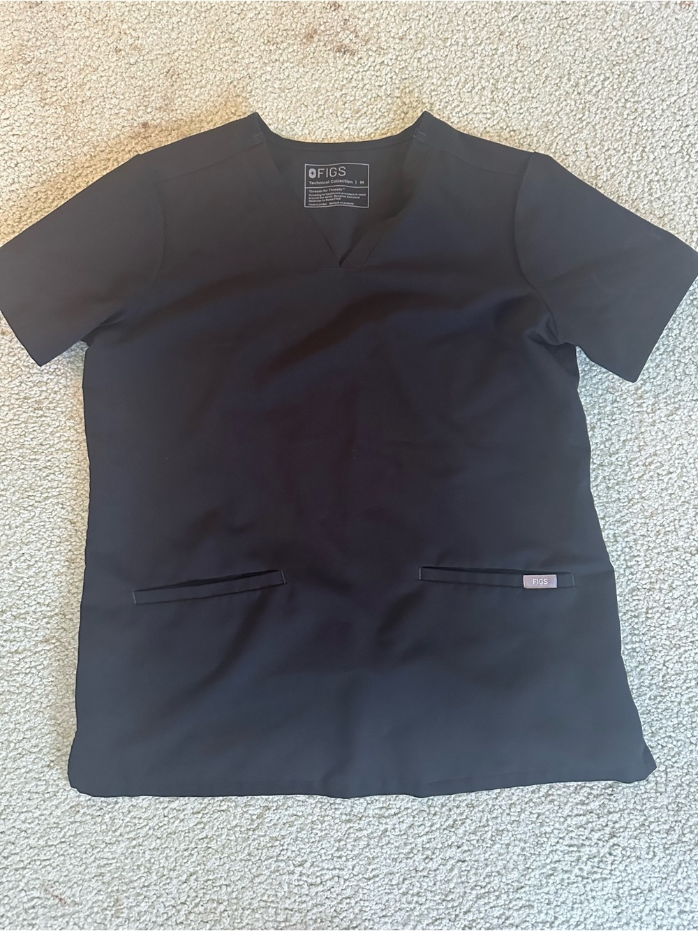 FIGS Black Casma V-Neck Scrub Top- SIZE MEDIUM
